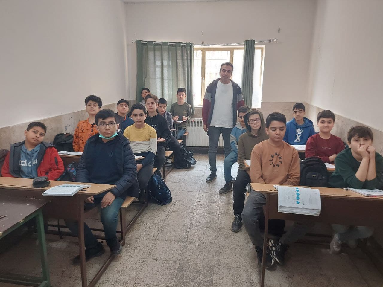 دبیرستان غیر دولتی پسرانه دوره اول حافظ