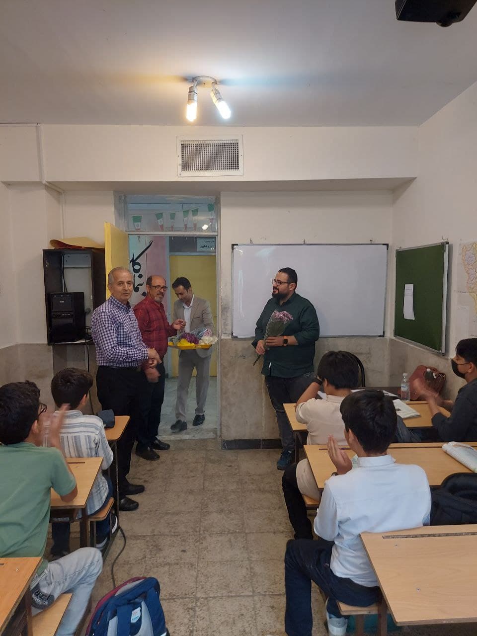 دبیرستان غیر دولتی پسرانه دوره اول حافظ