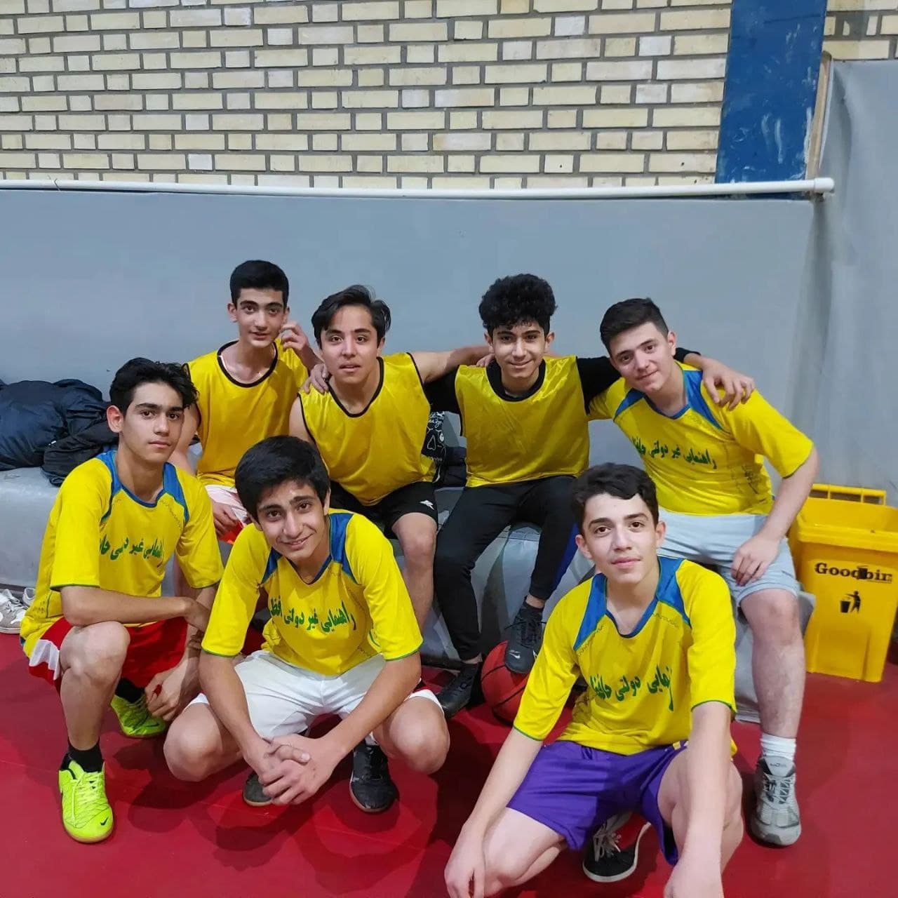 دبیرستان غیر دولتی پسرانه دوره اول حافظ